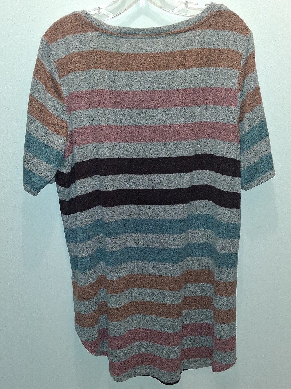 24/7 Maurices Striped Scoop Neck Women’s Top in Teal, Rust & Black - Picture 2 of 5